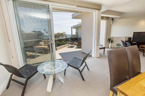 SEA GRANGE - MORNINGTON - Taree Accommodation 0