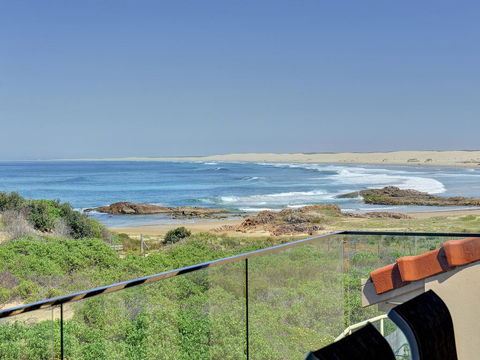 Seas The Day - Taree Accommodation 2