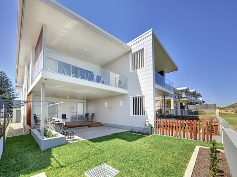 Seas The Day - Taree Accommodation 0