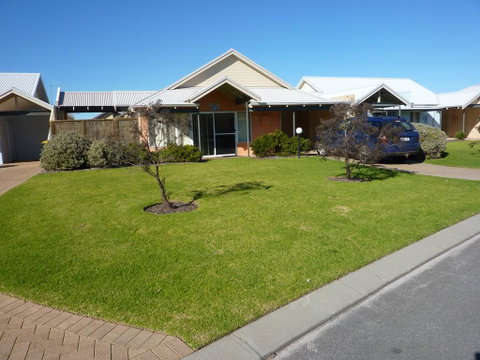 Seaside Villas - Taree Accommodation 1