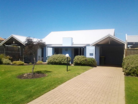 Seaside Villas - Taree Accommodation 0
