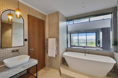 Sequoia Lodge - Taree Accommodation 0