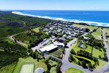 Serenity Diamond Beach (formerly Ramada Resort Diamond Beach) with Taree Accommodation