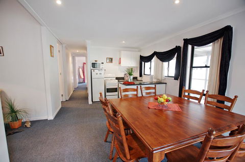 Serenity Grove - Taree Accommodation 1