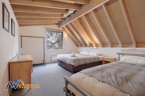 Shiraz - Taree Accommodation 2