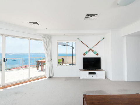 Shoal Bay Penthouse With Views And Resort Facilities - Taree Accommodation 2