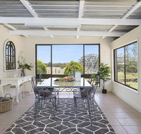 Silky Oak Cottage - cosy with country views - Taree Accommodation