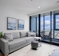 Skyline seaview 2BR with CARPARKPOOLGYMCrown - Taree Accommodation