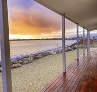 Smart Beach House  Pelican Point - Taree Accommodation