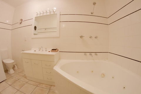 Snow Ski Apartments 34 - Taree Accommodation 3