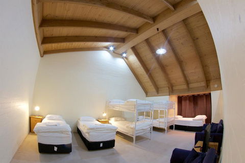 Snow Ski Apartments 38 - Taree Accommodation 3