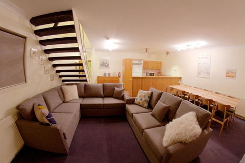 Snow Ski Apartments 38 - Taree Accommodation 2