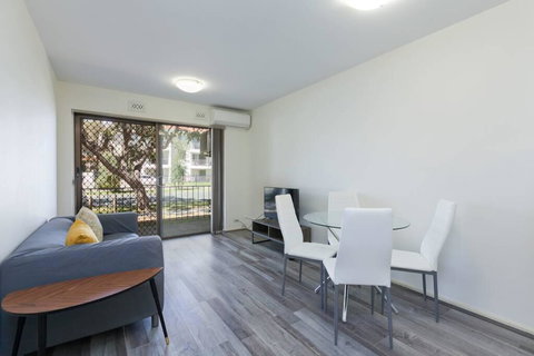 South Perth Perfect Location Free WIFI & Parking - Taree Accommodation 0