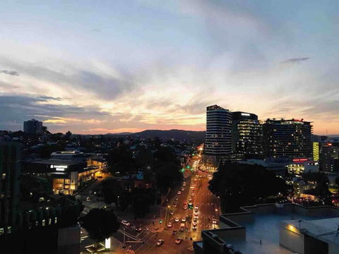 Spacious River Front 2 Bed Apt Central Location - Taree Accommodation 2