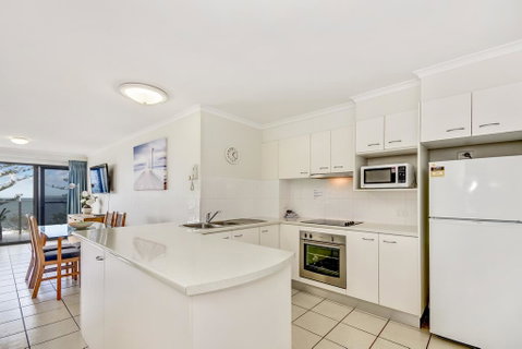 SPIN13- ESCAPE TO MOOLOOLABA - Taree Accommodation 2