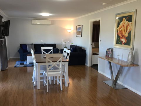 Starline Alpacas Farmstay Resort - Taree Accommodation 0