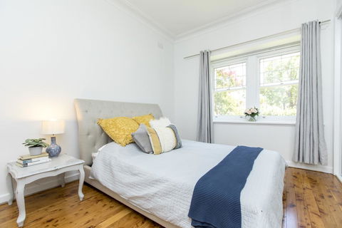 Stay At Meurant Wagga - Taree Accommodation 0