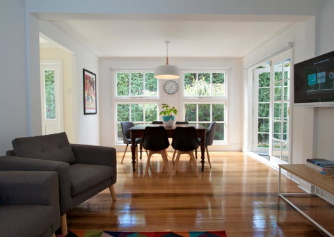 Strahan House - Taree Accommodation 0