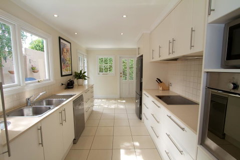 Strahan House - Taree Accommodation 2