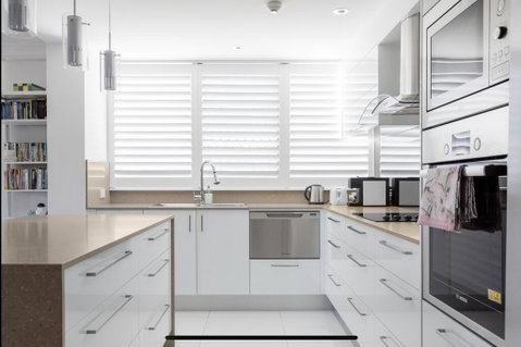 Stunning Burleigh Beach Apartment - Taree Accommodation 1