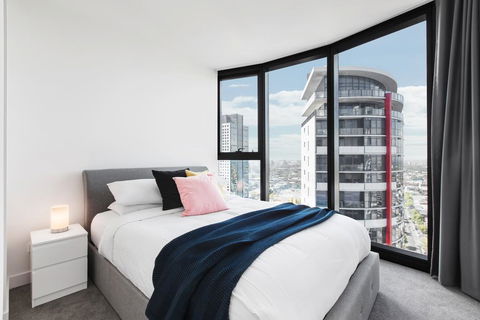Stunning Luxury Apartment High Above The City - Taree Accommodation 1