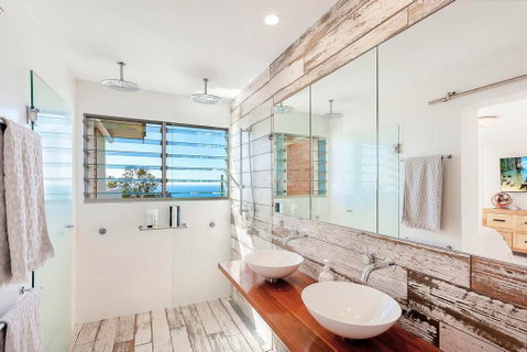 Stunning Oceanview Retreat Between Beach And Bush - Taree Accommodation 3