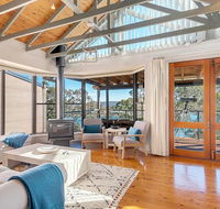 STUNNING WATERFRONT ESCAPE AT DALEYS POINT - Taree Accommodation