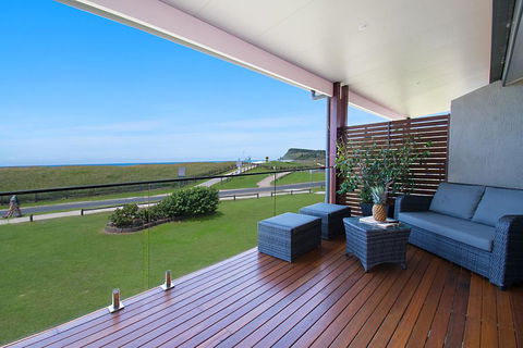 Sunrise Reef Unit 2 - Lennox Head - Taree Accommodation 0