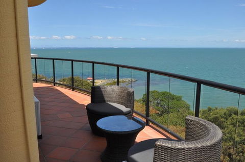 Sunset Sails Redcliffe - Taree Accommodation 1