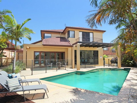 Tarcoola 41 - 5 BDRM Canal Home With Pool - Taree Accommodation 0