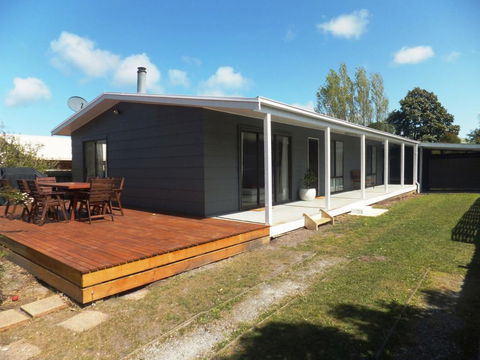 TERRIFIC ON TAMARA CRESCENT - Taree Accommodation 0