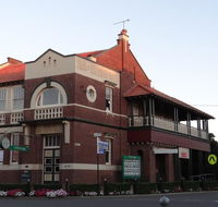 The Bank BB West Wyalong - Taree Accommodation