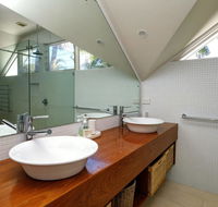 THE BEACH HOUSE - Taree Accommodation