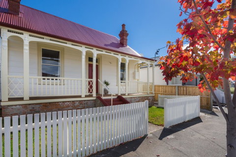 Brampton Cottage - Taree Accommodation 5