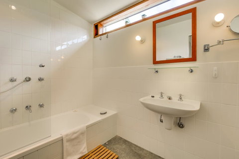 Brampton Cottage - Taree Accommodation 15