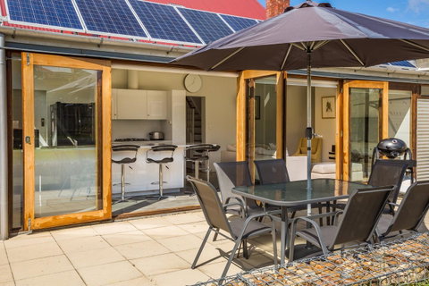Brampton Cottage - Taree Accommodation 8