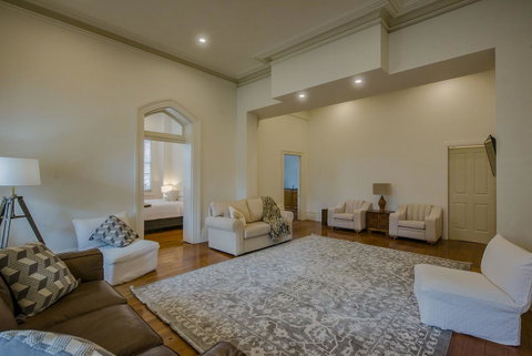 Roxburgh House Apartments - Taree Accommodation 14