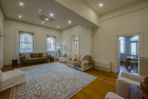 Roxburgh House Apartments - Taree Accommodation 13