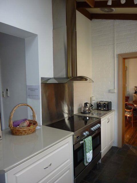 Eliza Cottage - Taree Accommodation 6