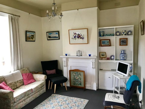 Eliza Cottage - Taree Accommodation 9
