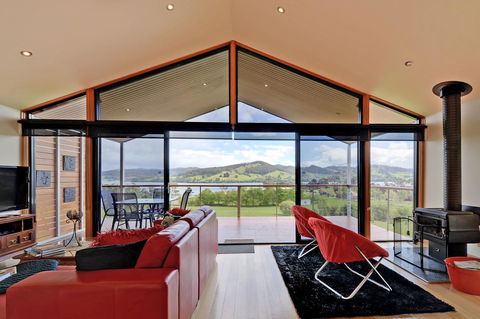 Moon River - Taree Accommodation 0