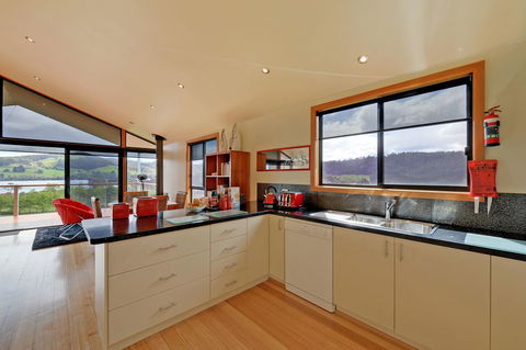 Moon River - Taree Accommodation 5