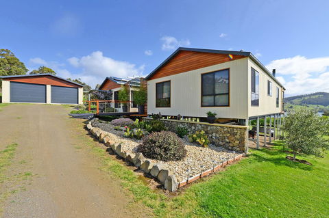 Moon River - Taree Accommodation 13