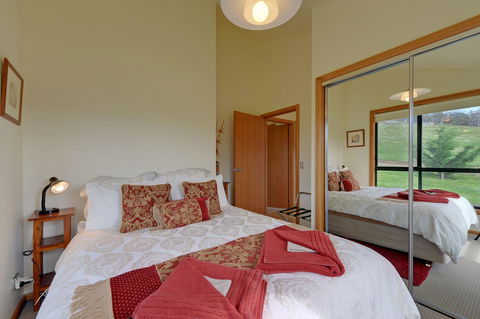 Moon River - Taree Accommodation 7