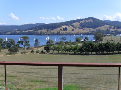 Moon River - Taree Accommodation 9