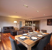 Sunny 3 Bedroom Apartment in Sandy Bay - Taree Accommodation