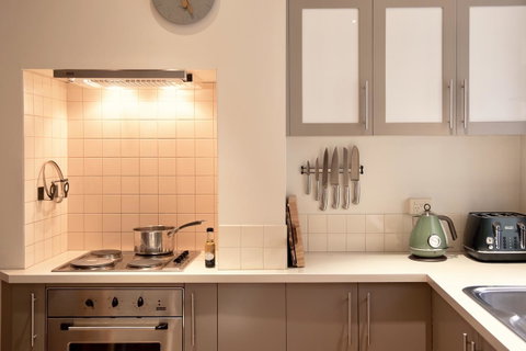 Lotus Gogh Apartment - Taree Accommodation 9