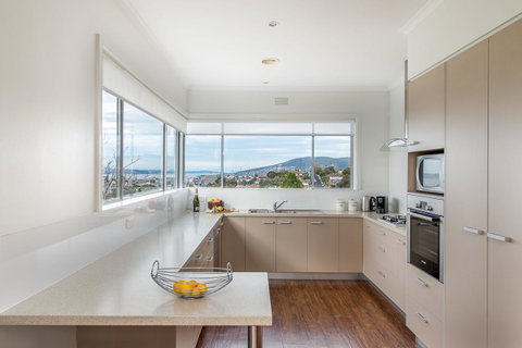City Lights - Taree Accommodation 8