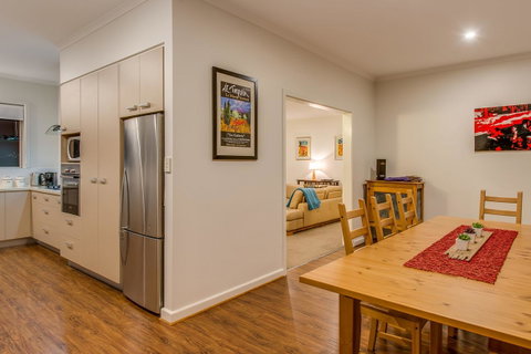City Lights - Taree Accommodation 2