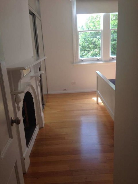 Hobart Colonial Apartment - Taree Accommodation 11